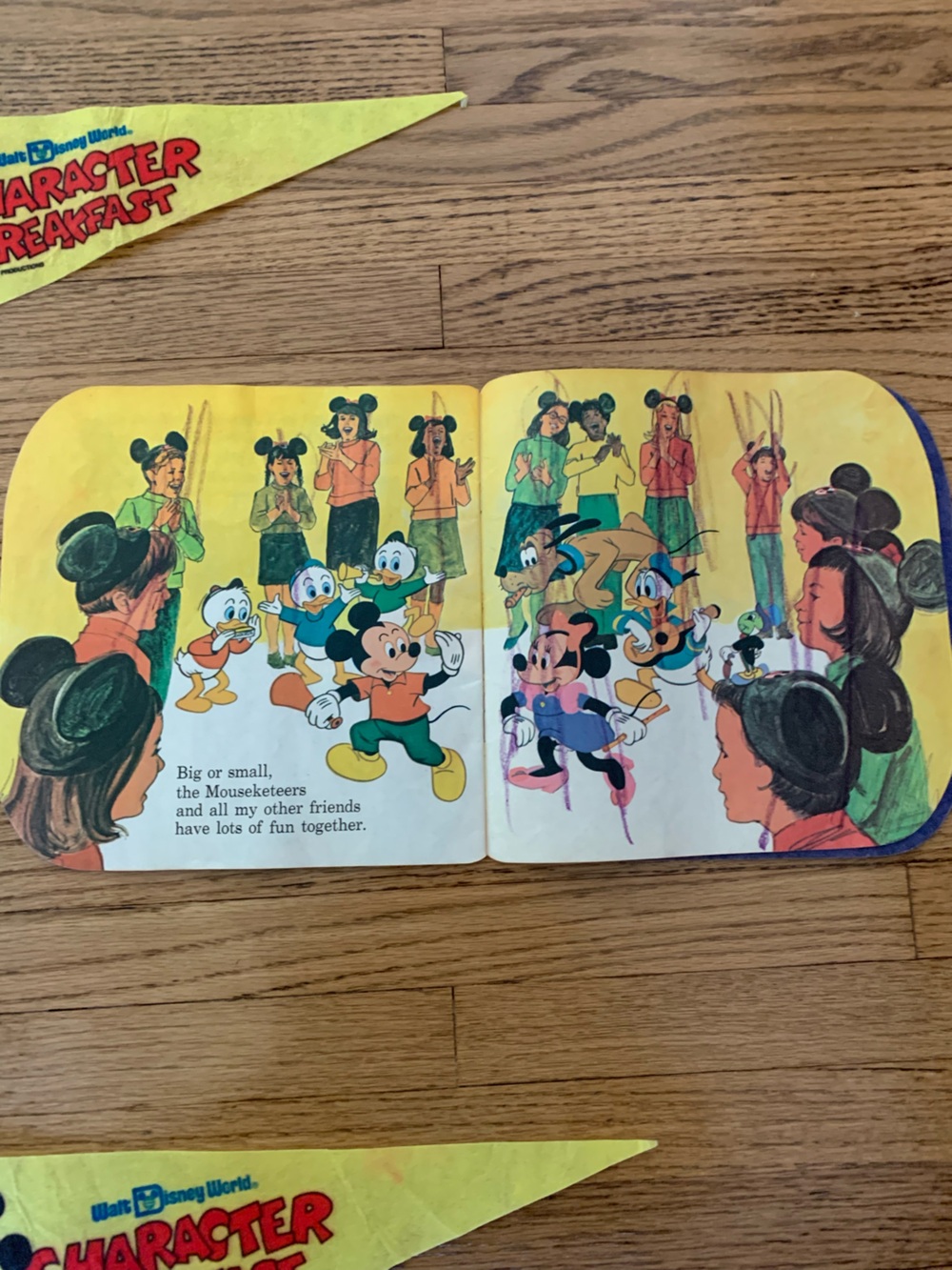 VTG 70s Disney Mickey Mouse Memorabilia Bundle - 5 Pc Lot - Picture 6 of 15